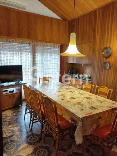 Venta Casa 4 Dormitorios, Playa Mansa, Punta Del Este- Ref: 1384