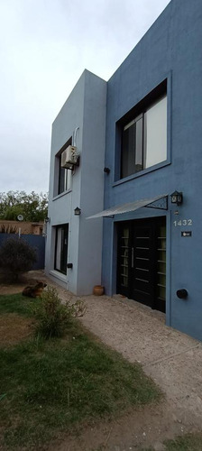Casa En Venta - 3 Dormitorios 2 Baños - Patio - 340 Mts 2- General Belgrano