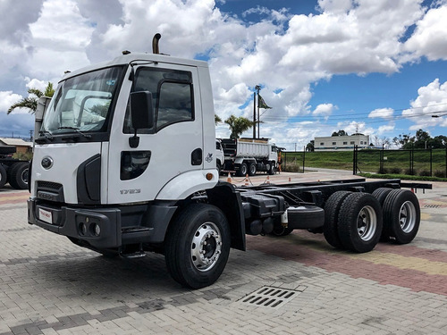 Ford Cargo 1723 6x2 15 Caminhão Com Tomada Para Acoplamento