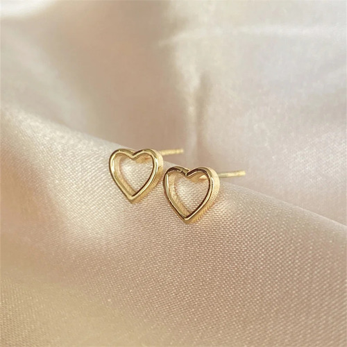 Pendientes En Forma De Corazón Con Diseño De Amor Hueco, Sim