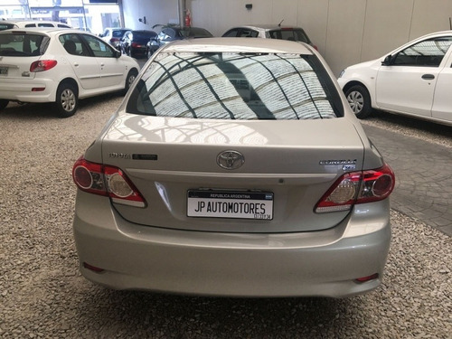Imagen 5 de 8 de Toyota Corolla 2013 1.8 Xei Mt 136cv