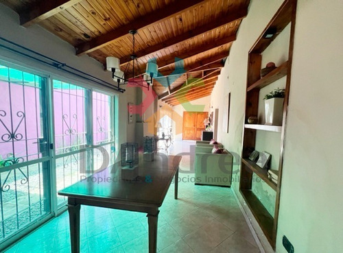 Venta / Oportunidad Antigua Casa Refaccionada En B° Villa Del Parque
