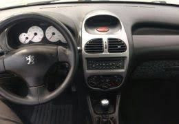 Imagem 2 de 5 de Peugeot 206 2002 1.6 16v Quiksilver 3p