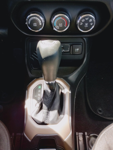 Jeep Renegade 1.8 16V FLEX SPORT 4P AUTOMÁTICO