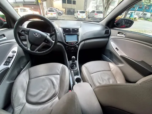 Hyundai Accent 1.6 Premium Mecánica