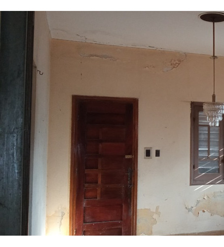 Casa Para Reciclar Con Gran Terreno Y Mucho Potencial En El Centro De Carmelo