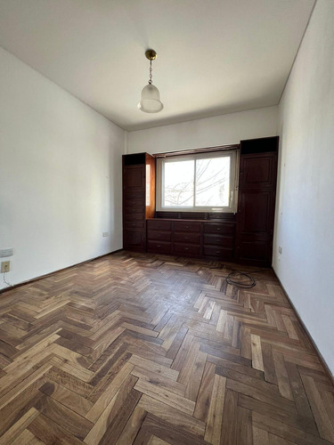 Departamento En Alquiler De 3 Dormitorios C/ Cochera En Centro