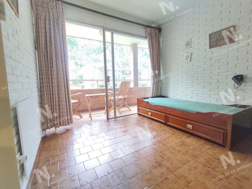 Imagen 26 de 30 de Hermoso Apartamento Esquinero En Zona Arbolada En La Parada 18 De La Mansa - Punta Del Este Mansa
