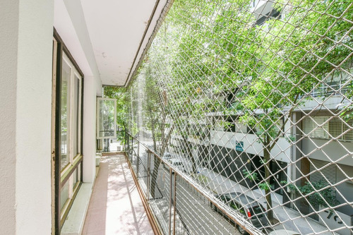 Departamento De Escalera En Venta De 4 Dormitorios En Barrio Martin - Centro