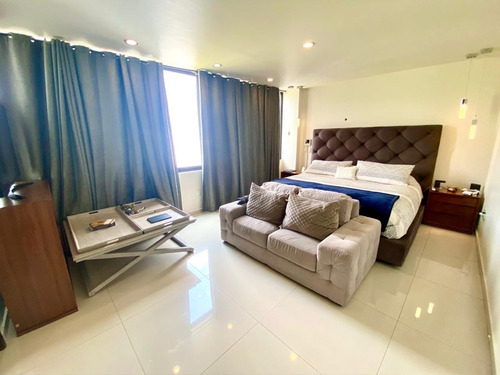 Imagen 7 de 19 de Casa En Venta En Los Robles Residencial Zapopan
