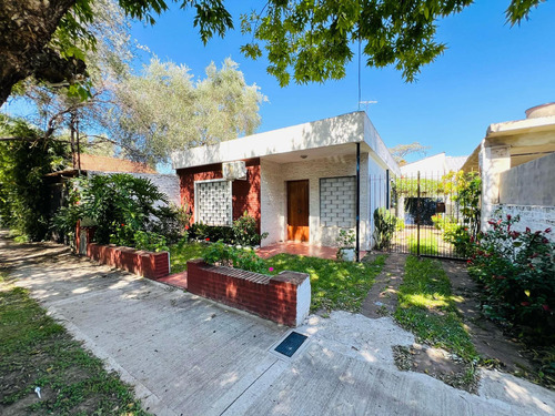Casa De 3 Ambientes En Alquiler, En San Isidro