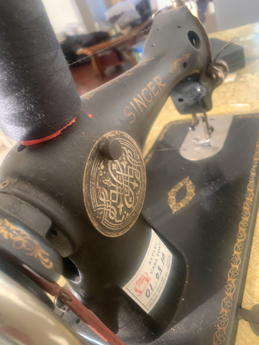 Maquina De Coser Antigua Singer A Pedal Con Mueble Usada Negro (Usado)