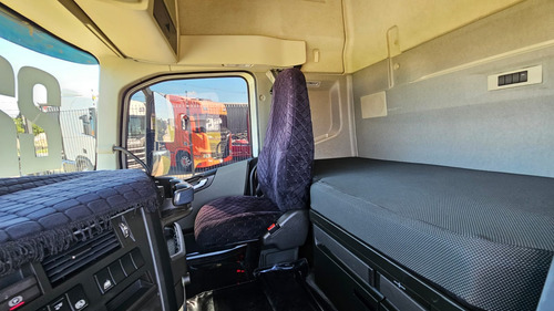 Volvo Fh 460 6x2 Globetrotter Ano 22 Teto Alto Aut. Com Rs