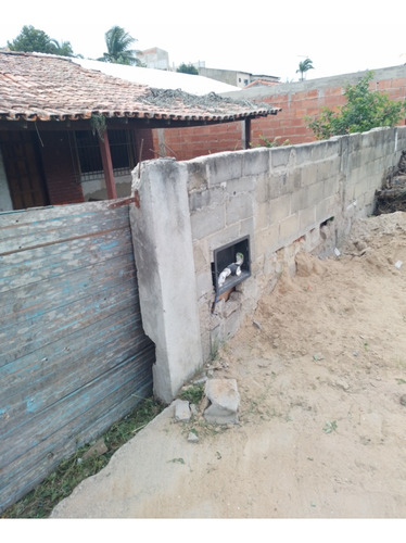 Casa De Dois Quartos E Varanda,precisando De Reforma,com Rgi