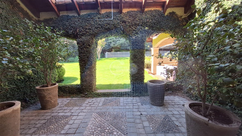 Extraordinaria, Los Nogales, 5 Dorm., Excelente Estado Aa