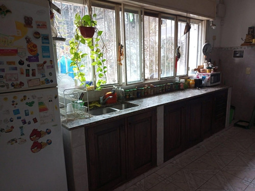 Muy Linda Casa Zona Estación Lemos Colegio Divina Pastora