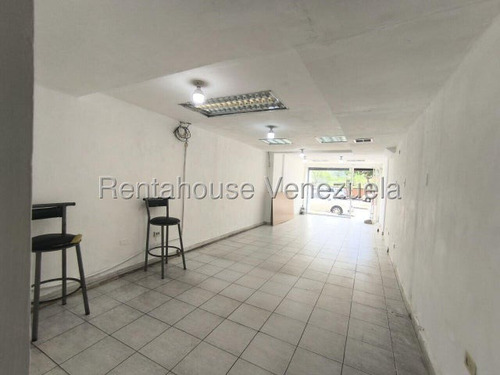 Local Dúplex Comercial En Alquiler Inm - Av. Principal (a Pasos De Don Julio Centeno) Con Dos Amplios Locales En Planta Baja Y Cinco Oficinas En Planta Alta.. La Esmeralda