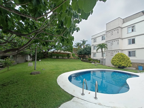 Departamento En Venta En Lomas Tzompantle, Cuernavaca.