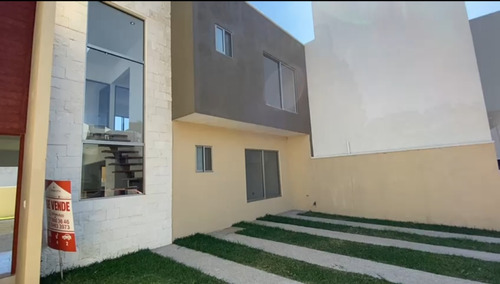 Casa Con Jardin En Cuernavaca - 3 Recs / 3.5 Baños