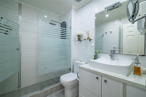 Casa En Venta De 3 Dorm Con Dpto Independiente. Las Condes
