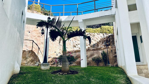 Renta Casa Santorini Con Vistas Expectaculares En 4 Habitaciones Con Baño De Un Stilo Único En Su Tipo, Alberca Climatizada Y Jardín Bonito. Todos Los Servicios En Fracc Rancho San Diego Ixtapal Sal