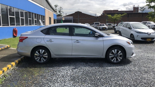 Imagen 2 de 11 de Nissan New Sentra Exclusive