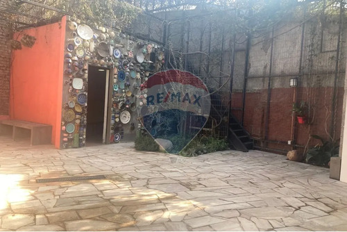 Moderna Oficina Con Planta Operativa De 300 M²