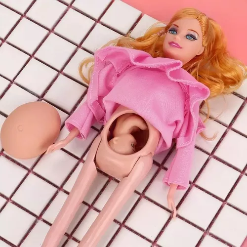 E a boneca grávida, quem lembra?  Pregnant barbie, Barbie, Creepy toys