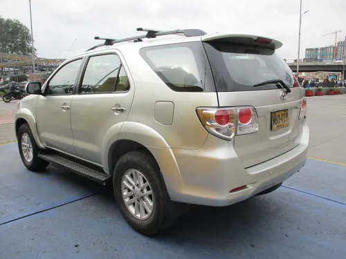 Toyota Fortuner Sr5 4x2 2700cc At Aa