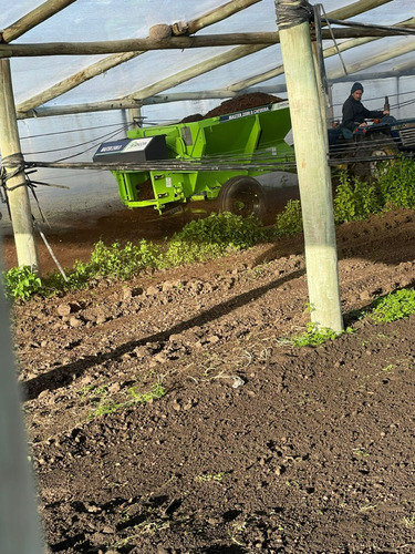 Abonadora Y Fertilizadora Master 3000 - Marca Piccin