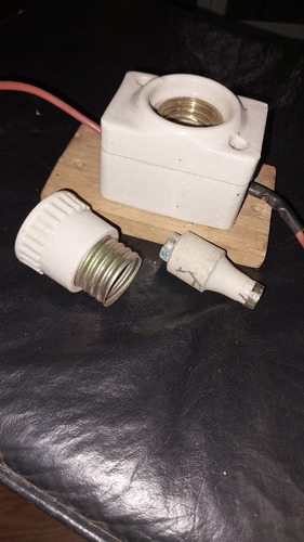 Antiguo Tapon Fusible De Luz De Porcelana