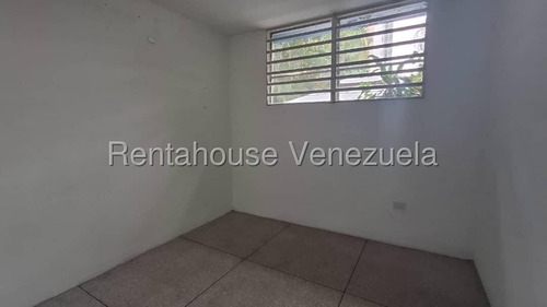 Raiza Suárez Alquila Local Comercial Ubicado En Zona Privilegiada Del Este 2 5 1 1 5 1 4 Con 300 M2 Con Gran Potencial Comercial Y Fácil Acceso Al Transporte Público, Comercios, Colegios, C. Comercial