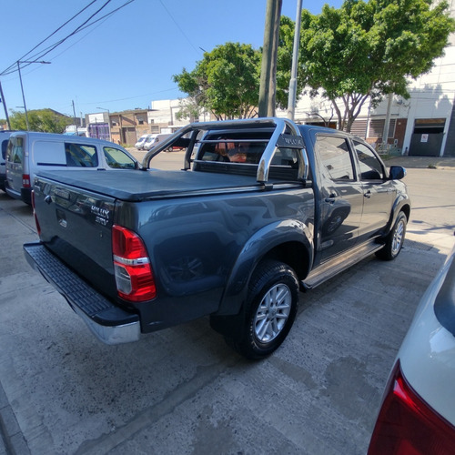 Toyota Hilux 3.0 Cd Srv Cuero 171cv 4x2 - E4