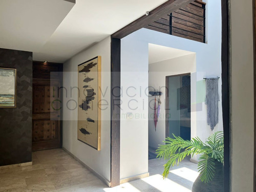 Casa En Venta Cerca De La Unam Y Uvm Juriquilla Ubicación Privilegiada,.