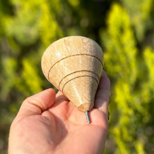 3 Trompos Artesanales De Madera Con Cuerda Incluida