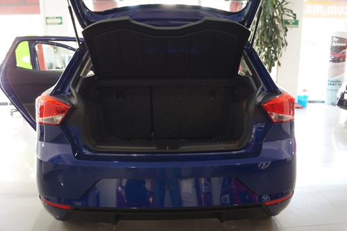 Imagen 9 de 15 de Seat Ibiza Style Automático Azul 2021