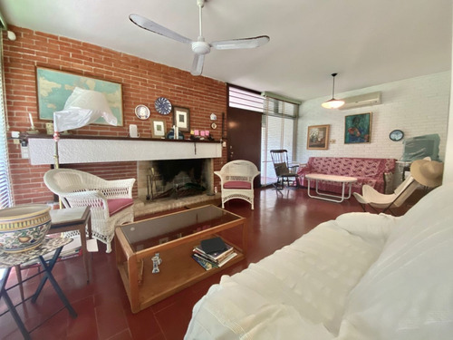 Casa En Venta De 3 Dormitorios En Playa Mansa