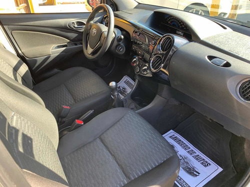 Imagen 12 de 17 de Toyota Etios 2016 1.5 Sedan Xls