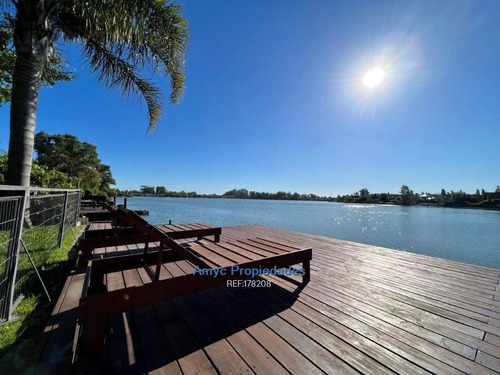 Imagen 3 de 9 de Impecable Casa 3 Dormitorios Sobre El Lago Cw178208