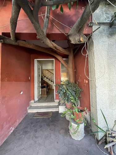 Casa Amplia En Ñuñoa 8d-3b, Con Subterraneo