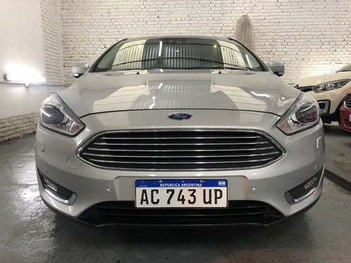 Ford Focus 4p 2.0l M/t Titanium 2018