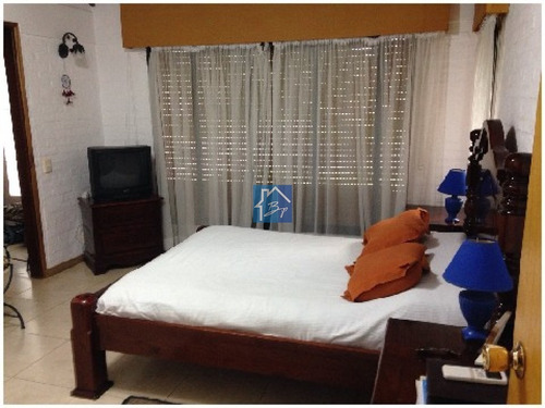 Comoda Casa En Venta - A 2 Cuadras De Roosevelt- Ref: 218