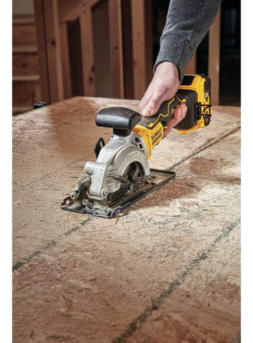 Sierra Circular Dewalt Atomic 20v Max* 4-1/2 Pulgadas Con Ba