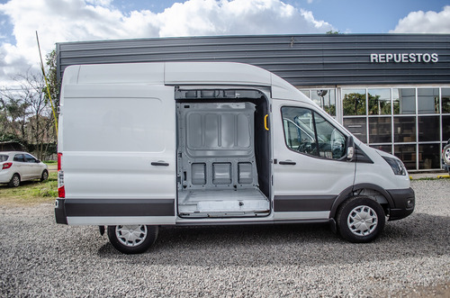 Ford Transit 2.2 Furgon Largo 350l