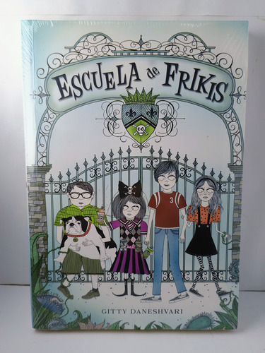 Escuela De Frikis 1 / Gitty Daneshvari