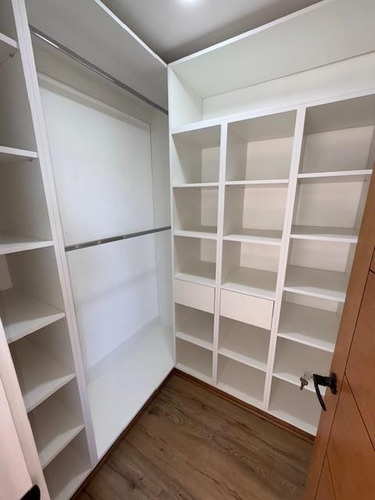 Casa En Arriendo De 4 Dorm 3 B. En Condominio Olivar