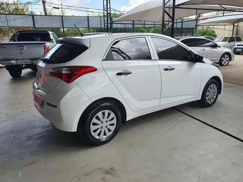 Imagem 3 de 15 de Hyundai Hb20 2017 1.0 Comfort Flex 5p