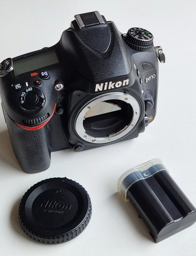 Câmera Digital Nikon D610 - 112k De Clicks - Exelente Estado Preto