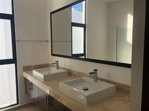 Imagen 10 de 14 de Venta De Townhouse En Montebello