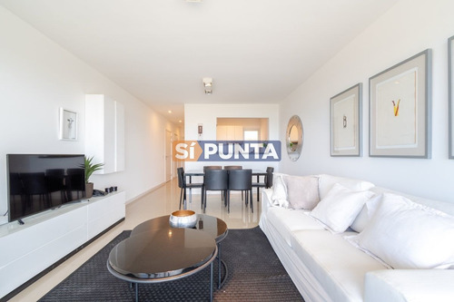Imagen 16 de 28 de Apartamento De Tres Dormitorios En Suite En Alquiler Con Vista El Mar En Primera Línea Playa Brava
